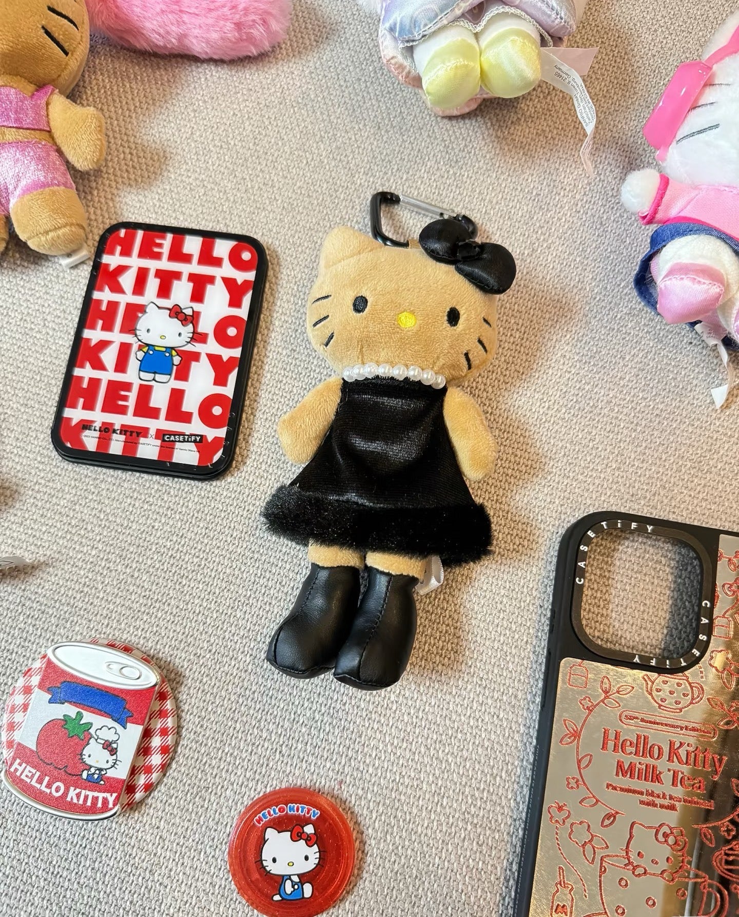 Kiddyland Gogo Gal Hello Kitty Tanned Long Leg Black Mascot Holder Keychain